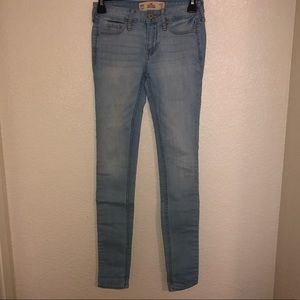 Hollister- Jeans